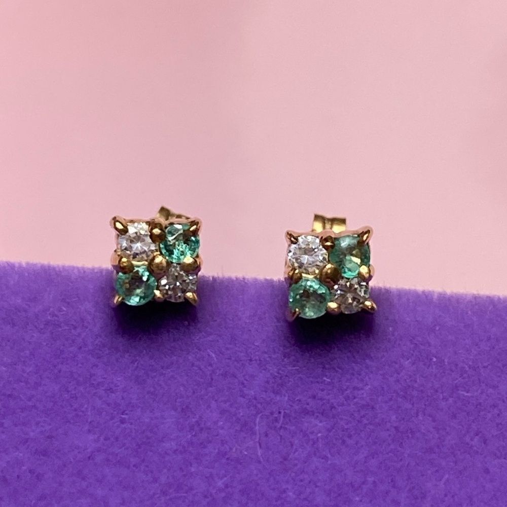 💛 10k Yellow Gold Flower Emerald & Diamond Earrings